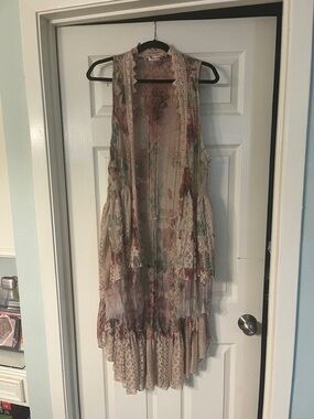 Bohemian Sleeveless High-Low Open Kimono/Vest in Beige Pink
